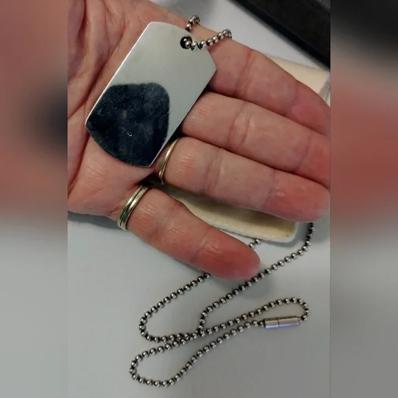 Gucci Dog Tag Necklace - Picture 7 of 8